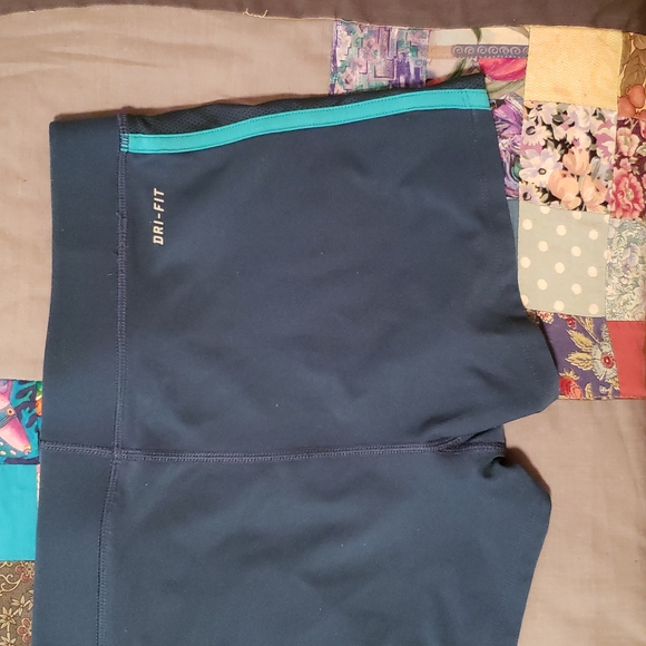 🚨 2 for $25🚨 Nike dri-fit stretchy short - Picture 3 of 4